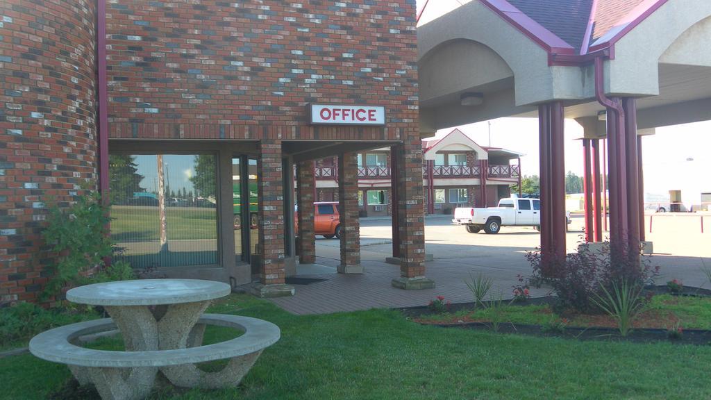 Stampeder Inn Ponoka Kültér fotó
